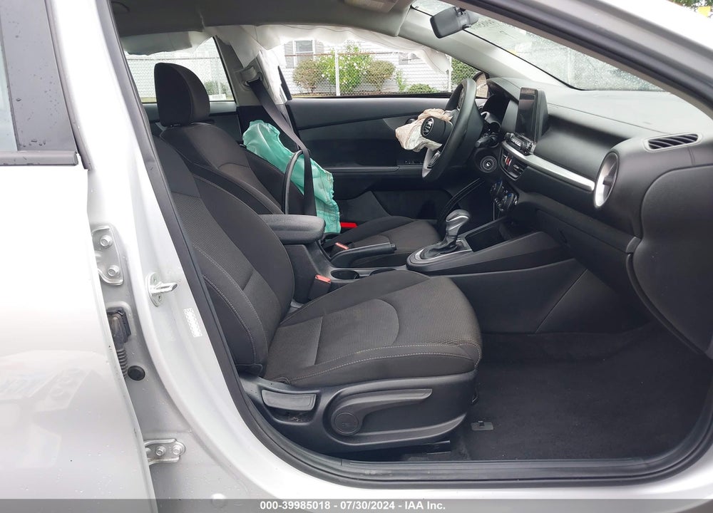2019 KIA FORTE LXS VIN: 3KPF24AD3KE100228