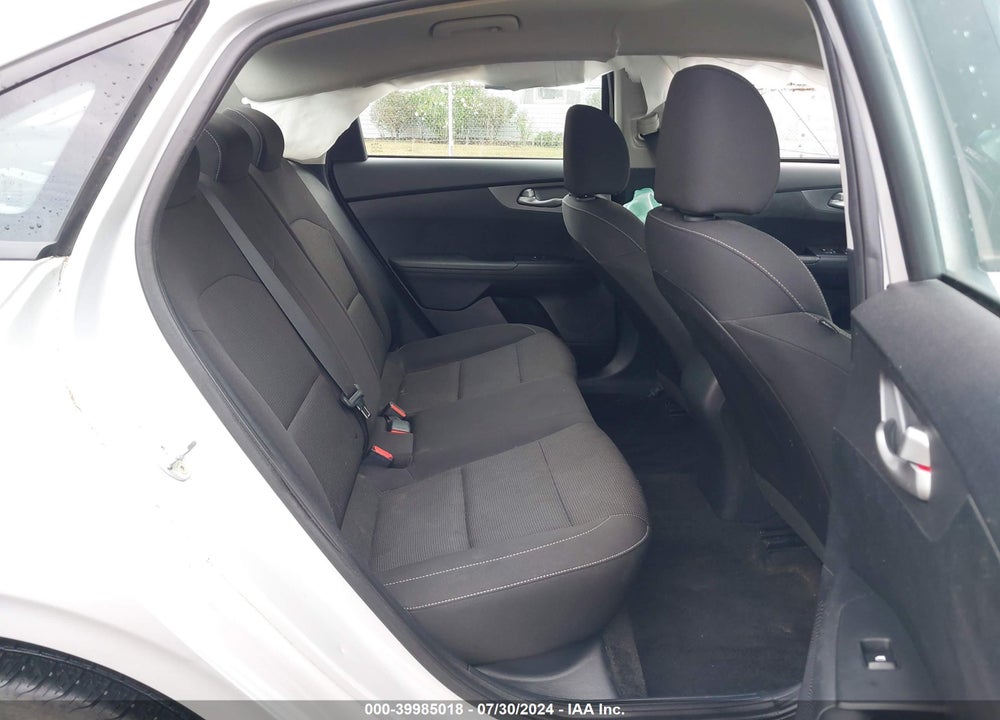 2019 KIA FORTE LXS VIN: 3KPF24AD3KE100228