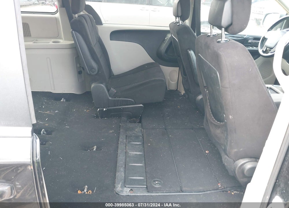 2011 CHRYSLER TOWN & COUNTRY TOURING VIN: 2A4RR5DG6BR638239
