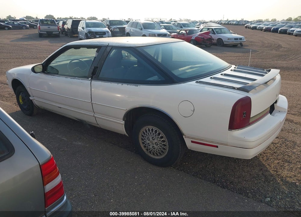 1989 OLDSMOBILE CUTLASS SUPREME VIN: 1G3WH14T8KD389947