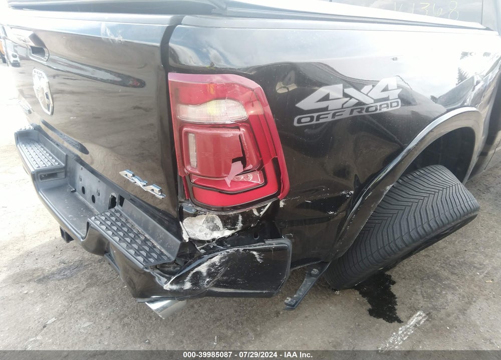 2022 RAM 1500 LAIE  4X4 5'7 BOX VIN: 1C6SRFJT4NN221368
