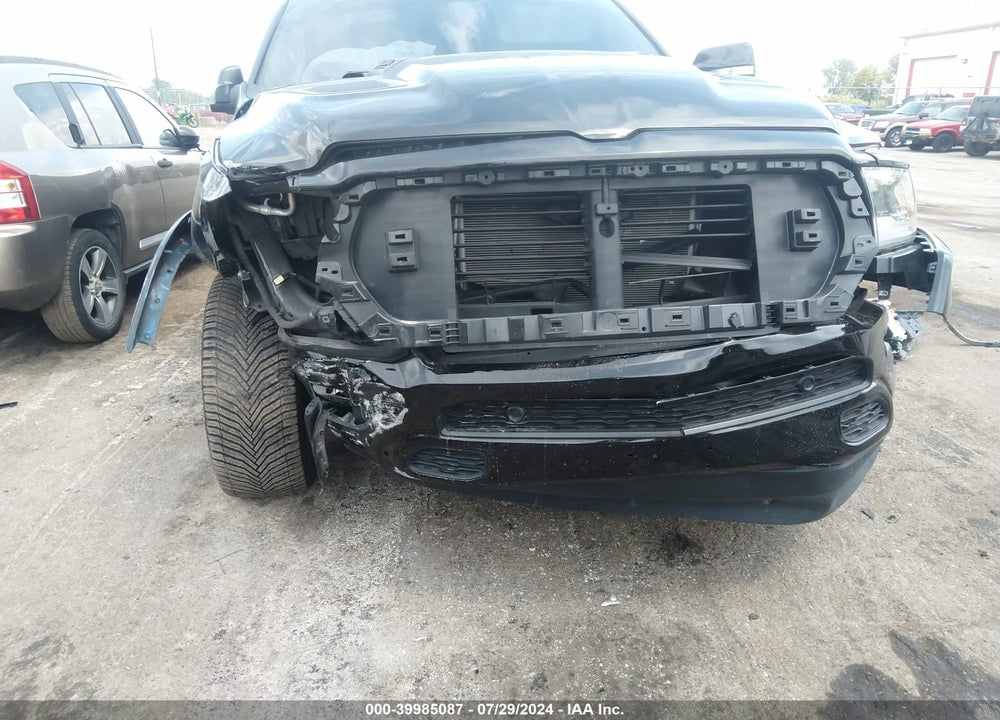 2022 RAM 1500 LAIE  4X4 5'7 BOX VIN: 1C6SRFJT4NN221368