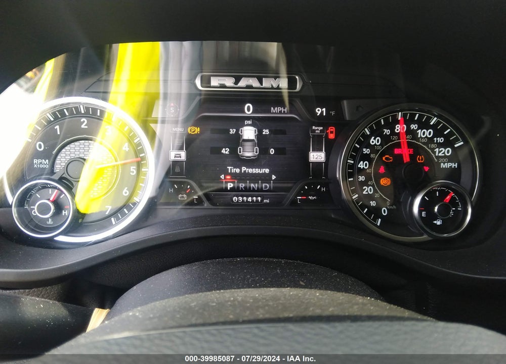 2022 RAM 1500 LAIE  4X4 5'7 BOX VIN: 1C6SRFJT4NN221368