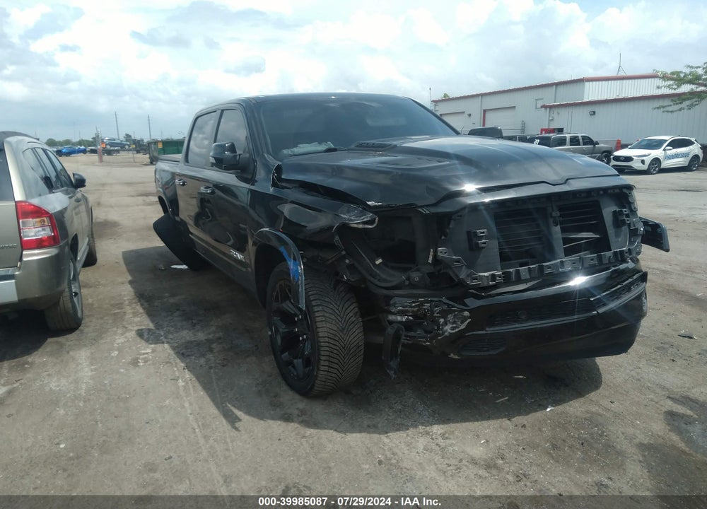 2022 RAM 1500 LAIE  4X4 5'7 BOX VIN: 1C6SRFJT4NN221368