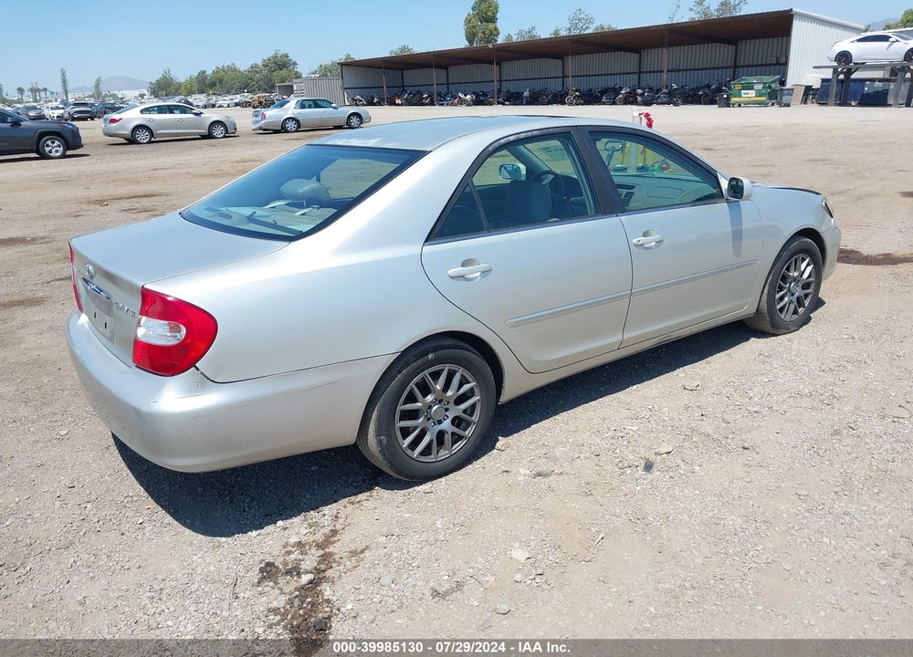 2002 TOYOTA CAMRY XLE VIN: JTDBE30K620108655