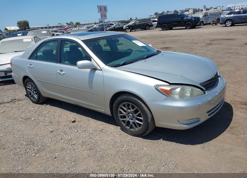 2002 TOYOTA CAMRY XLE VIN: JTDBE30K620108655