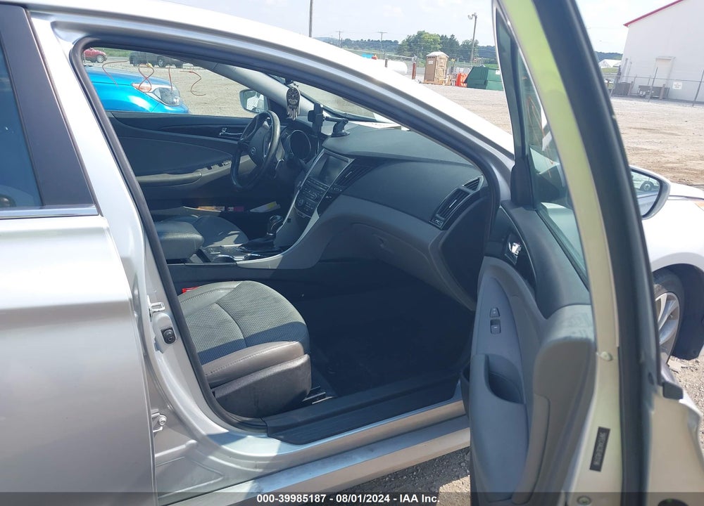 2014 HYUNDAI SONATA SE VIN: 5NPEC4AC0EH831196