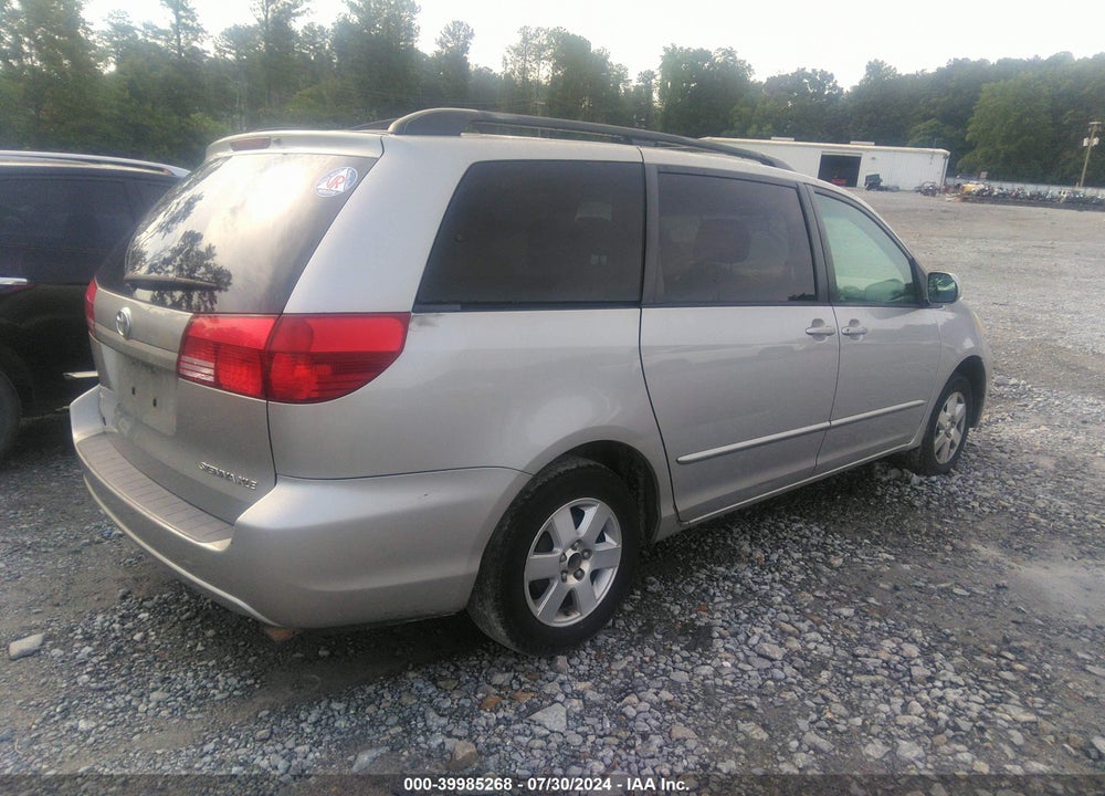 2004 TOYOTA SIENNA XLE VIN: 5TDZA22C04S102439