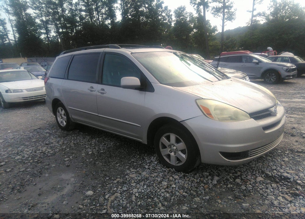 2004 TOYOTA SIENNA XLE VIN: 5TDZA22C04S102439