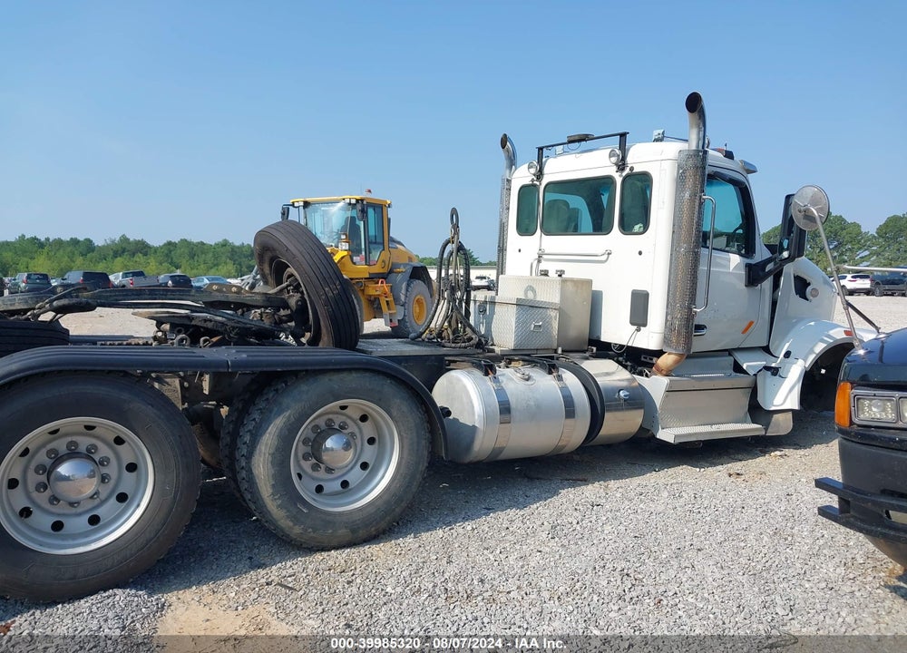 2018 PETERBILT 567 VIN: 1XPCD49XXJD433780