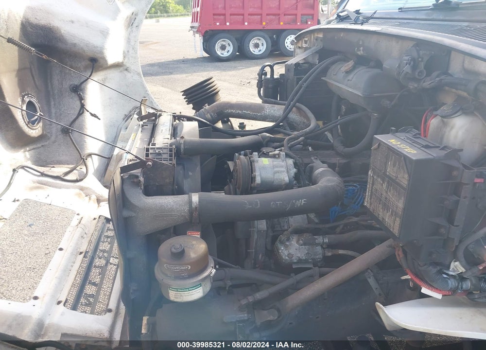 2002 STERLING TRUCK M 7500 VIN: 2FZAAKBV92AK96524