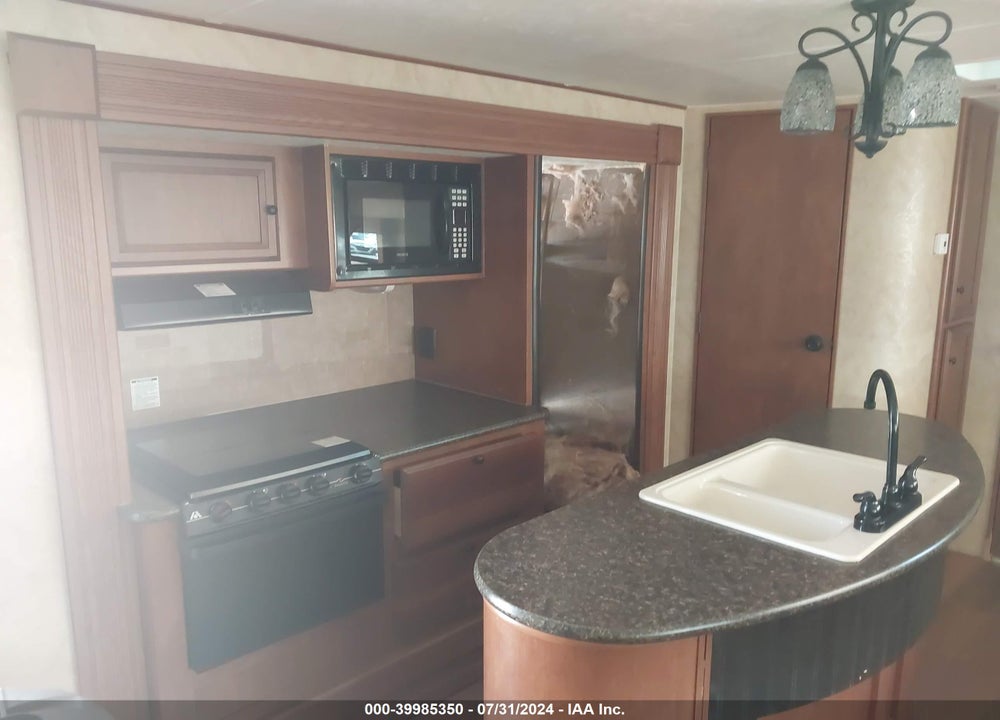 2014 WINNEBAGO ULTRA LIGHT REMINGTON VIN: 54CAM0N23E1R89769