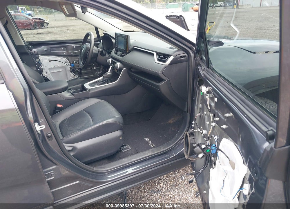 2019 TOYOTA RAV4 XLE PREMIUM VIN: 2T3C1RFVXKW050100