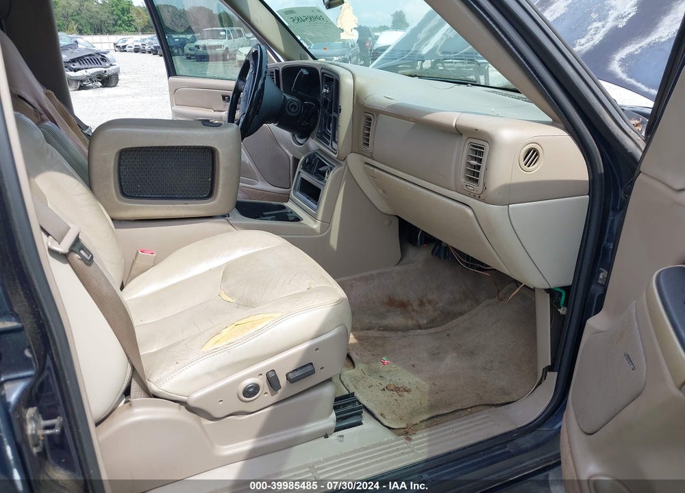 2004 CHEVROLET SUBURBAN 1500 LT VIN: 1GNEC16Z04J157382
