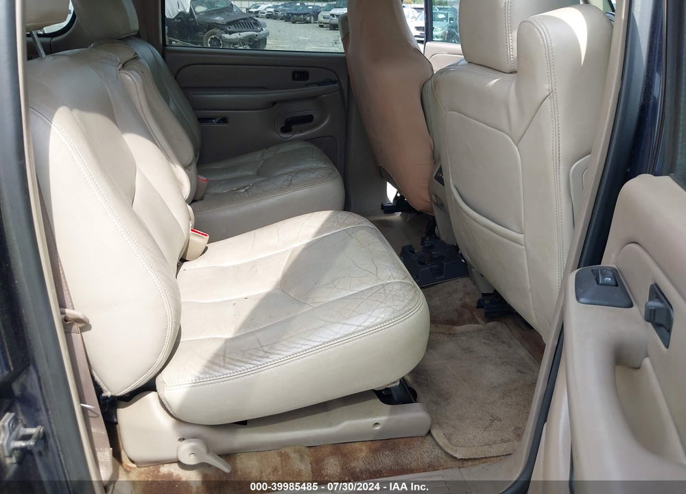 2004 CHEVROLET SUBURBAN 1500 LT VIN: 1GNEC16Z04J157382