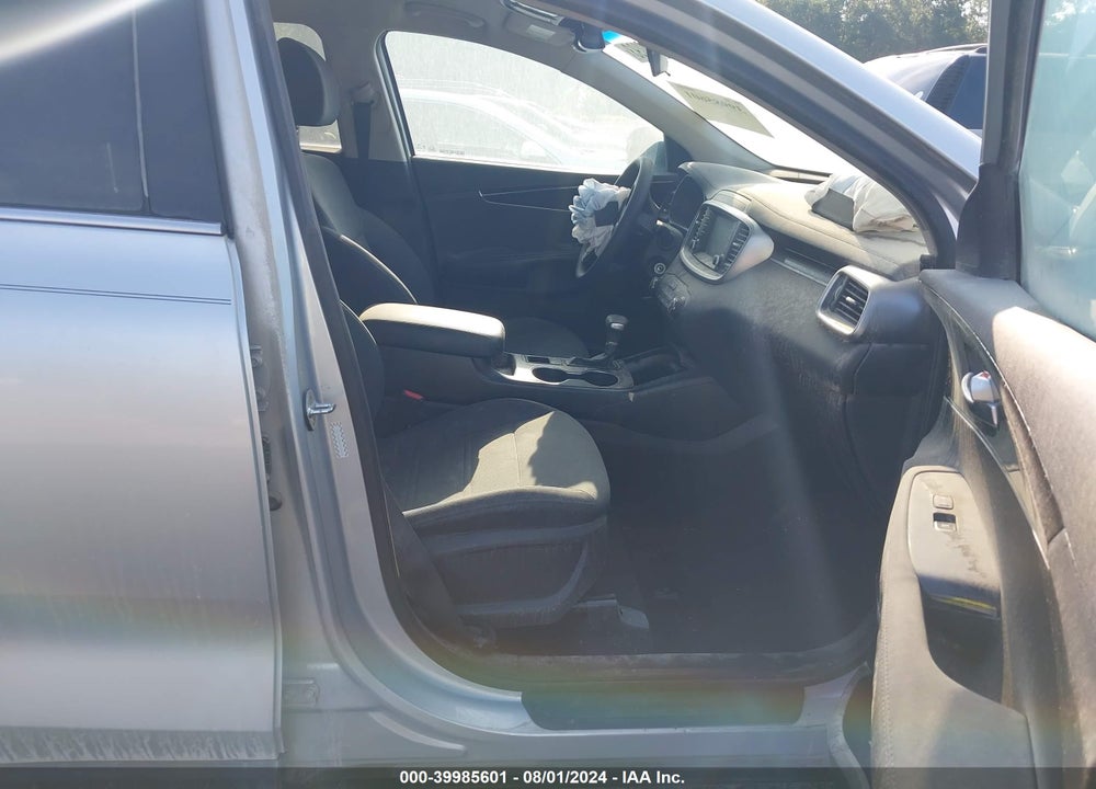2019 KIA SORENTO 2.4L LX VIN: 5XYPG4A3XKG569025