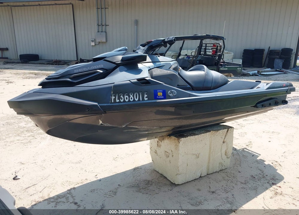 2022 SEADOO RXT-X 300 VIN: YDV43225L122