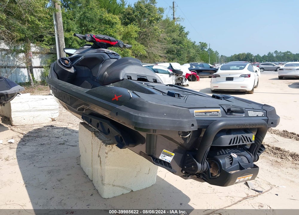 2022 SEADOO RXT-X 300 VIN: YDV43225L122