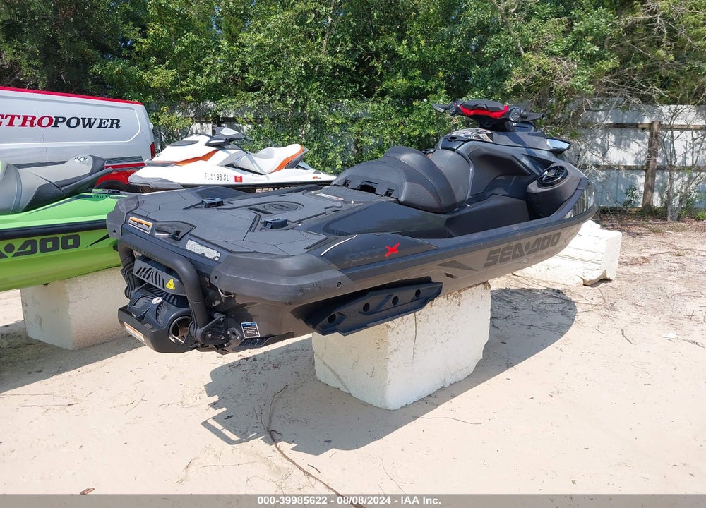 2022 SEADOO RXT-X 300 VIN: YDV43225L122