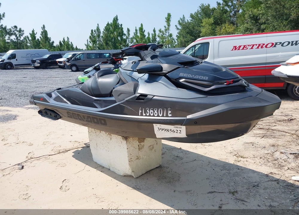 2022 SEADOO RXT-X 300 VIN: YDV43225L122