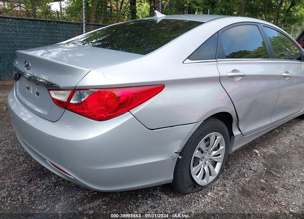 2011 HYUNDAI SONATA GLS VIN: 5NPEB4AC3BH111986