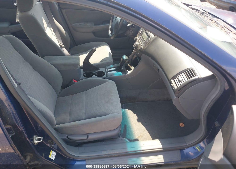 2005 HONDA ACCORD 2.4 LX VIN: 1HGCM56475A077217