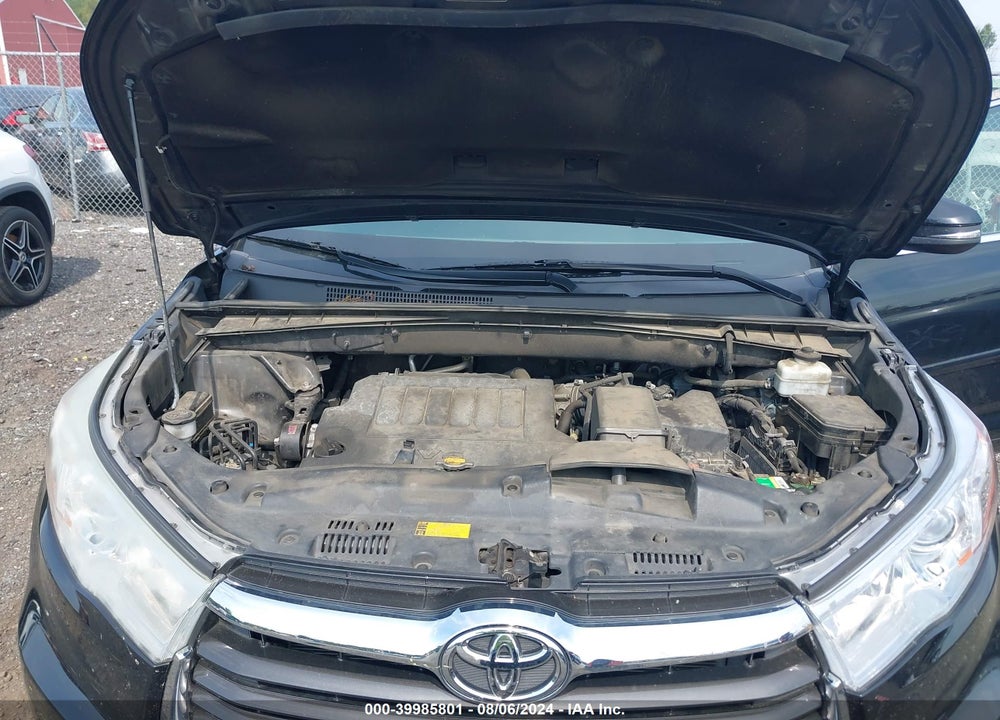 2014 TOYOTA HIGHLANDER XLE V6 VIN: 5TDJKRFH8ES056739