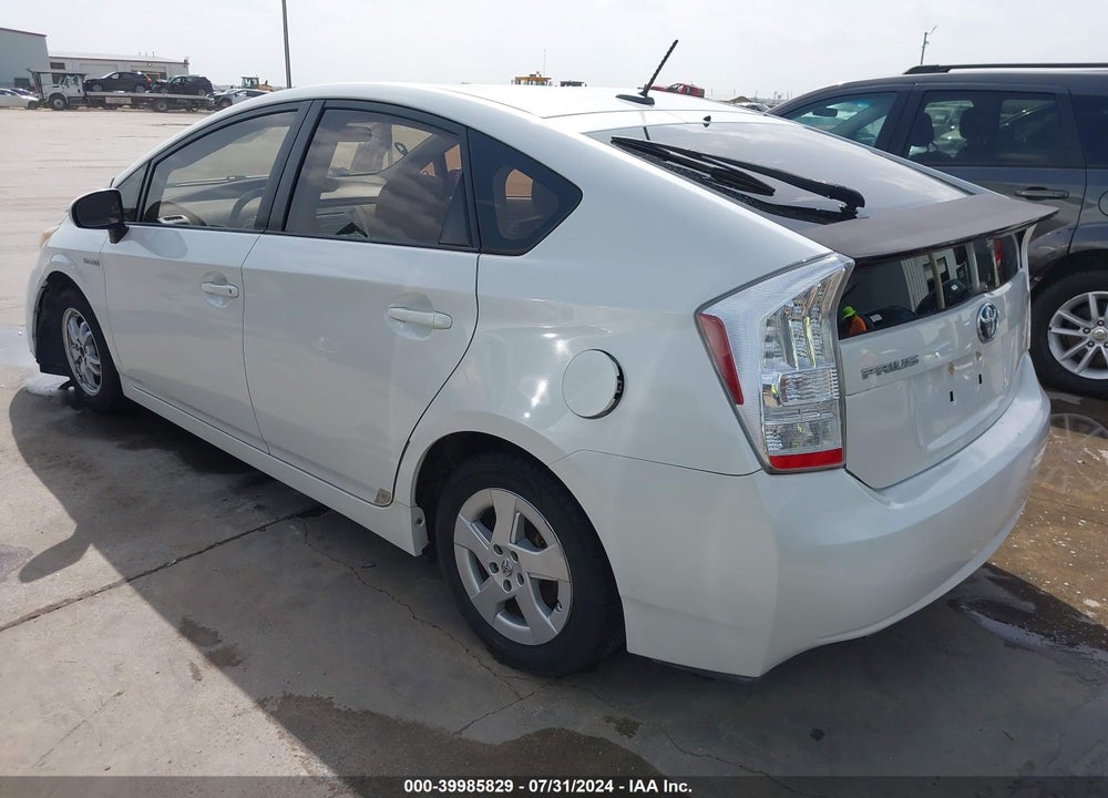 2011 TOYOTA PRIUS TWO VIN: JTDKN3DU2B0285022
