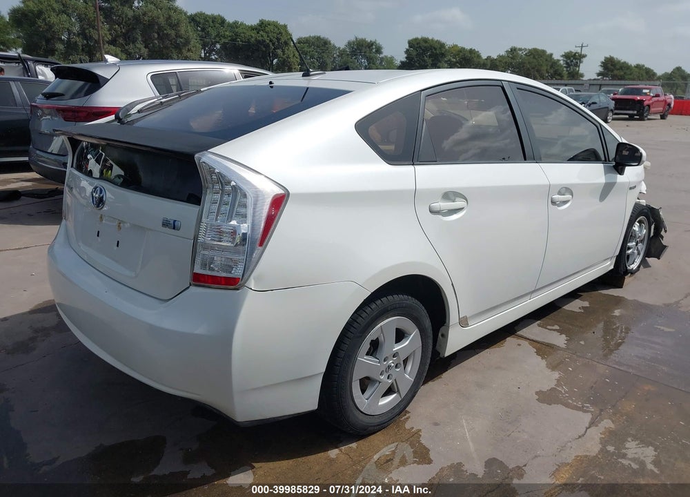 2011 TOYOTA PRIUS TWO VIN: JTDKN3DU2B0285022