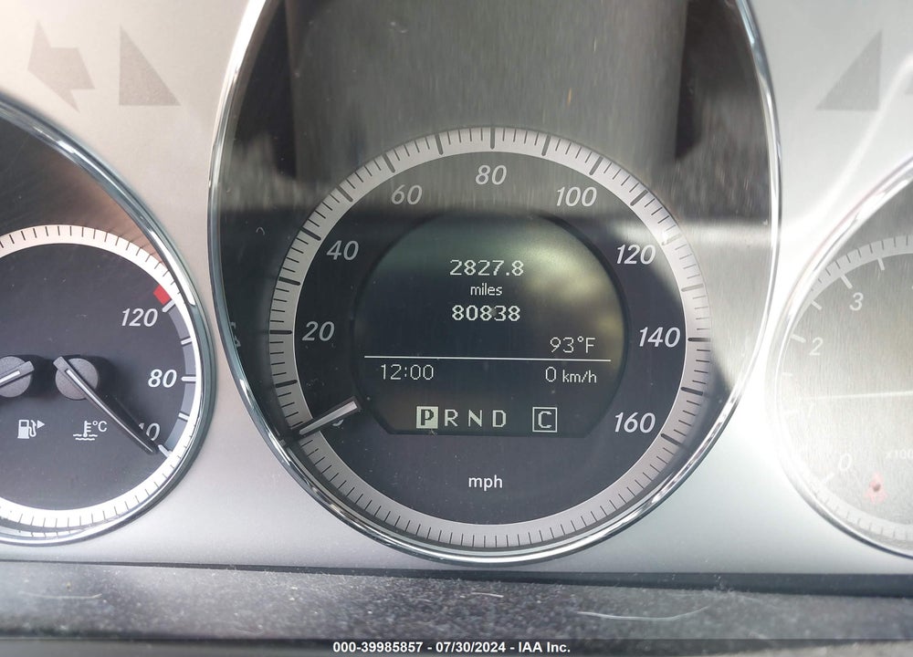 2010 MERCEDES-BENZ C 300 LUXURY/SPORT VIN: WDDGF5EB5AR086686