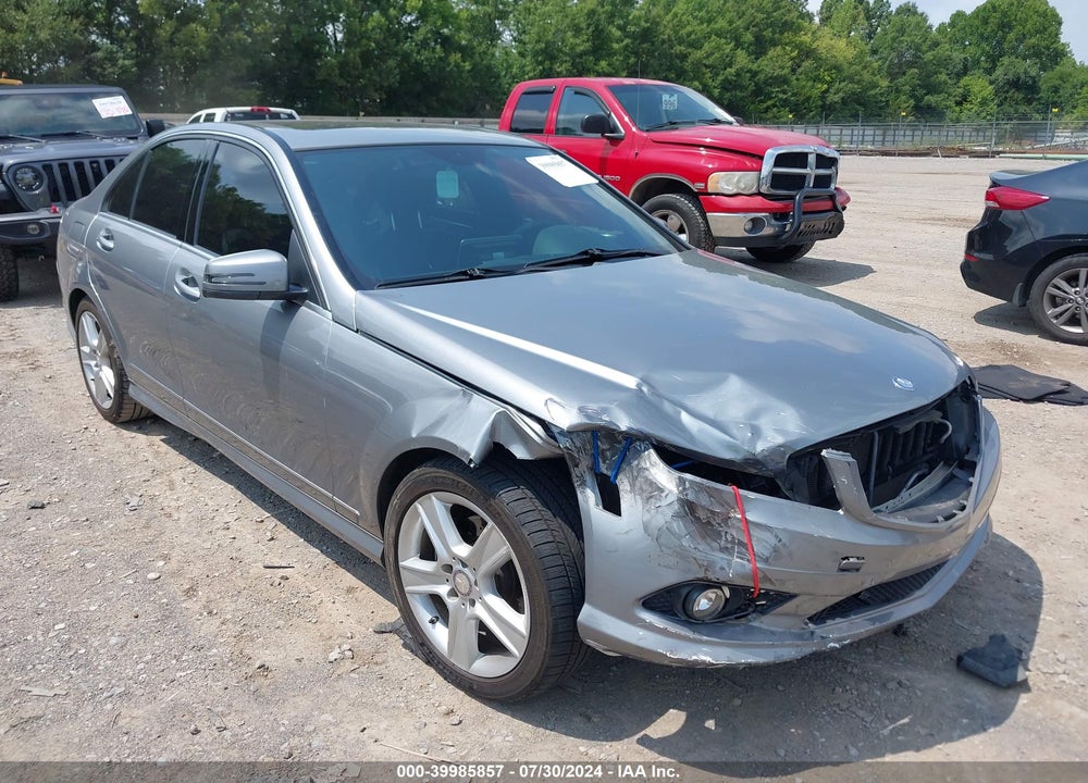 2010 MERCEDES-BENZ C 300 LUXURY/SPORT VIN: WDDGF5EB5AR086686