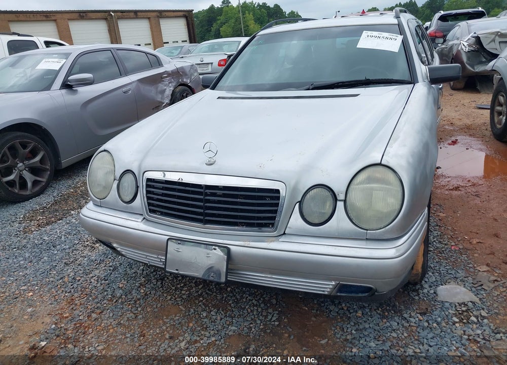 1999 MERCEDES-BENZ E 320 AWD VIN: WDBJH82F5XX021861