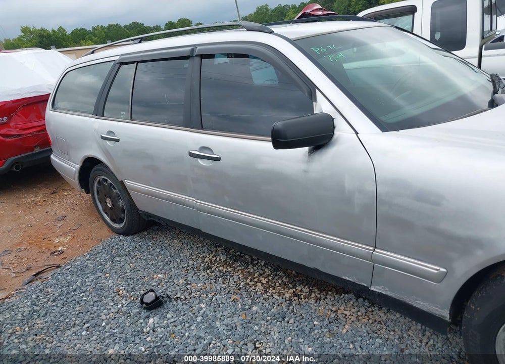 1999 MERCEDES-BENZ E 320 AWD VIN: WDBJH82F5XX021861