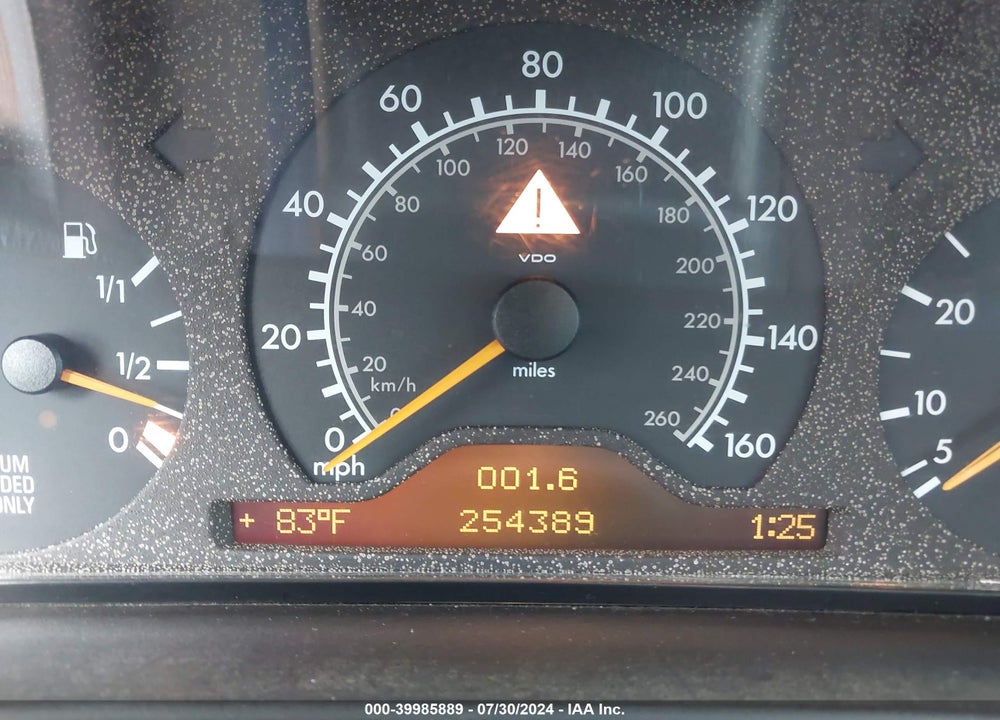 1999 MERCEDES-BENZ E 320 AWD VIN: WDBJH82F5XX021861