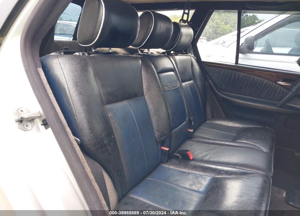 1999 MERCEDES-BENZ E 320 AWD VIN: WDBJH82F5XX021861