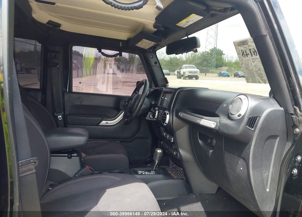 2013 JEEP WRANGLER UNLIMITED SAHARA VIN: 1C4HJWEG5DL641190