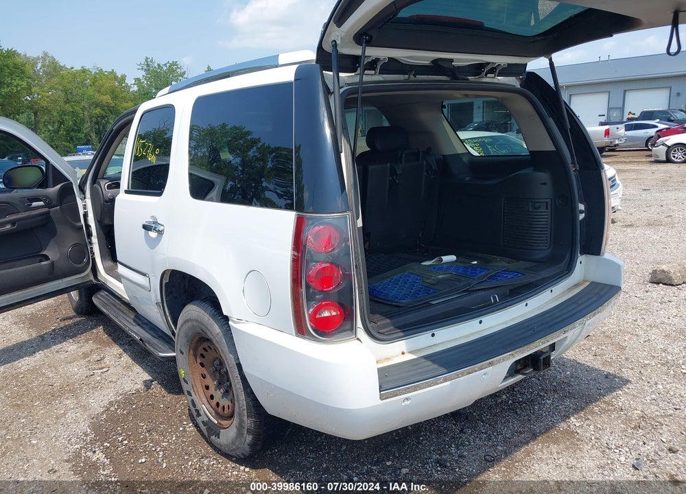 2007 GMC YUKON DENALI VIN: 1GKFK63807J311400