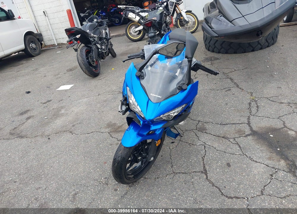 2018 KAWASAKI EX400 VIN: JKAEXKH12JDA12104
