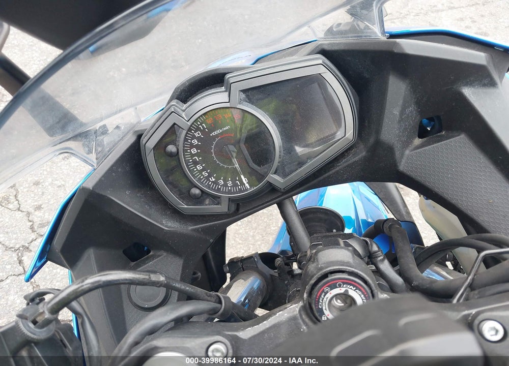 2018 KAWASAKI EX400 VIN: JKAEXKH12JDA12104