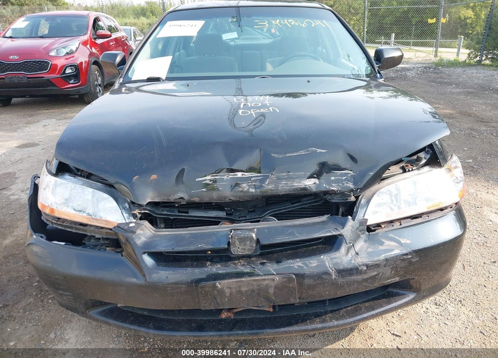 1999 HONDA ACCORD LX VIN: 1HGCG564XXA132849