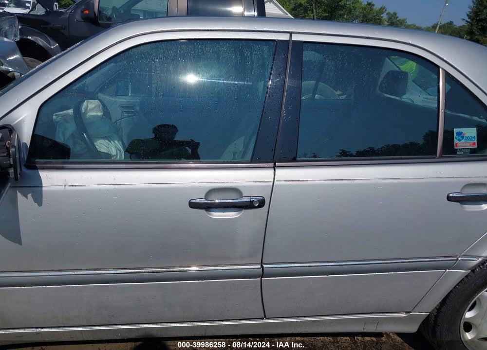 1998 MERCEDES-BENZ C 280 VIN: WDBHA29G4WF738349