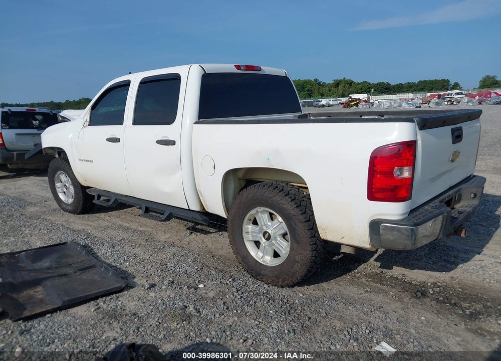 2011 CHEVROLET SILVERADO 1500 LT VIN: 3GCPKSE37BG215235