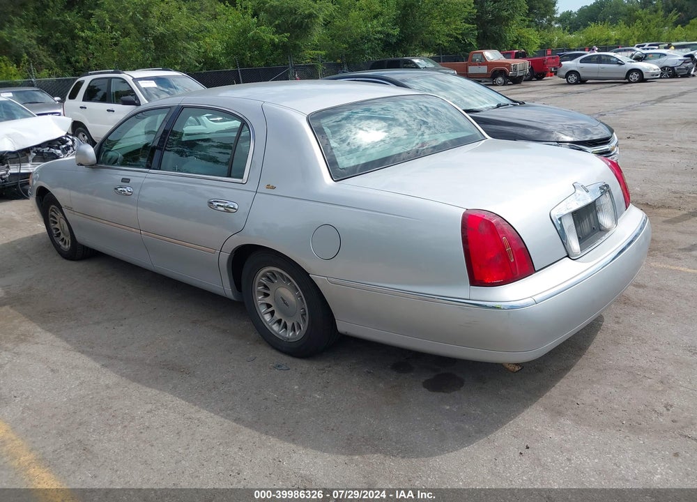 2000 LINCOLN TOWN CAR CARTIER VIN: 1LNHM83W6YY772646