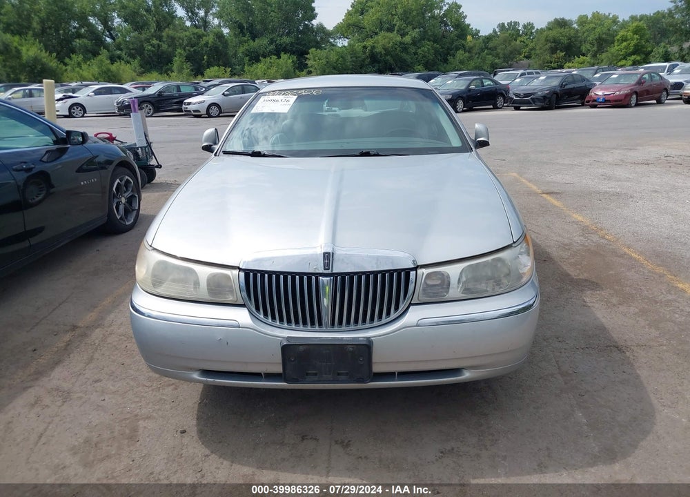 2000 LINCOLN TOWN CAR CARTIER VIN: 1LNHM83W6YY772646