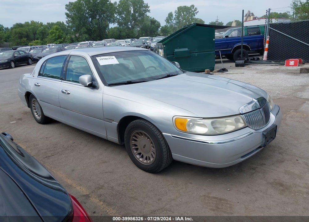 2000 LINCOLN TOWN CAR CARTIER VIN: 1LNHM83W6YY772646
