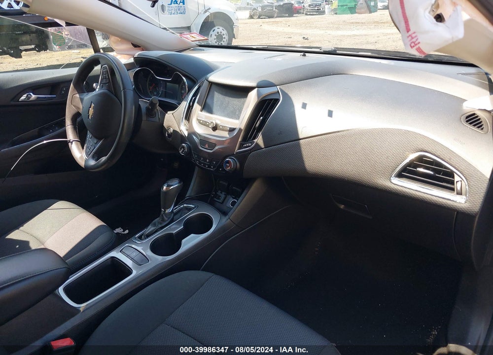 2017 CHEVROLET CRUZE LT AUTO VIN: 1G1BE5SM2H7154809