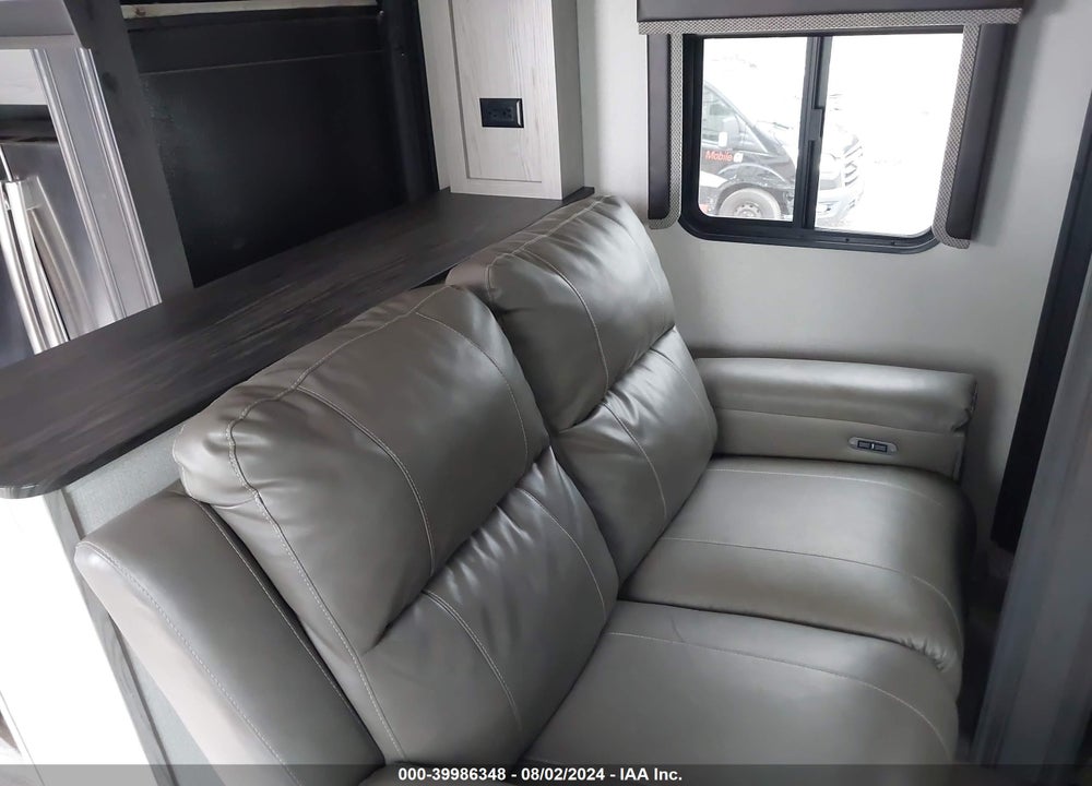 2021 KEYS MONTANA VIN: 4YDF37723MA743640