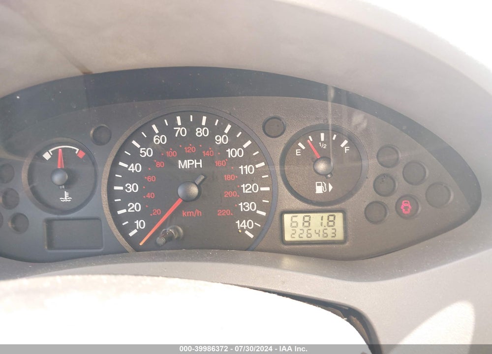 2005 FORD FOCUS ZX4 VIN: 1FAFP34N75W157418