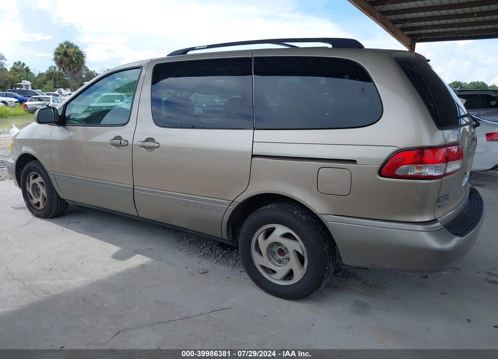 2002 TOYOTA SIENNA XLE VIN: 4T3ZF13C82U480076