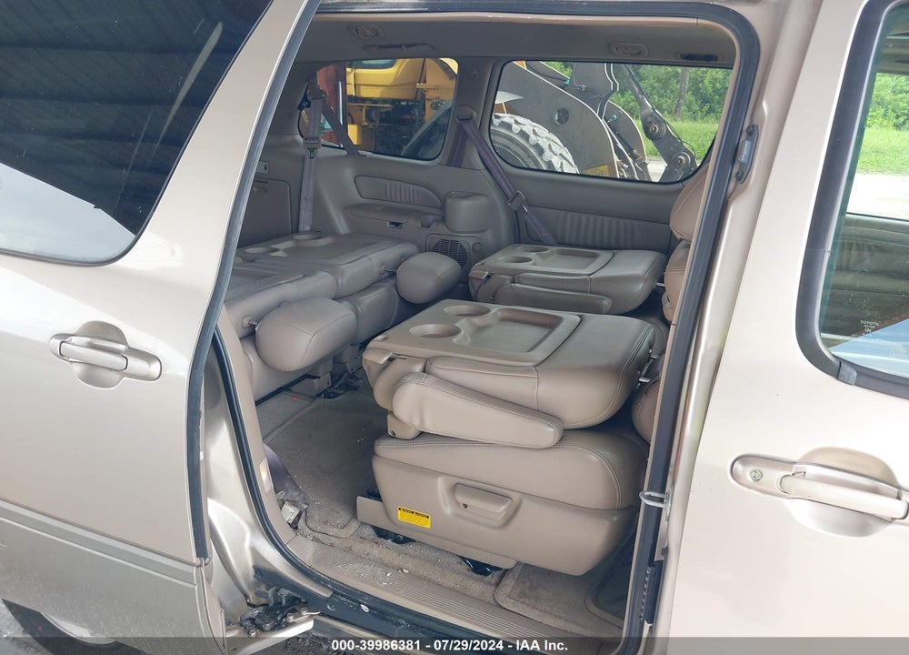 2002 TOYOTA SIENNA XLE VIN: 4T3ZF13C82U480076